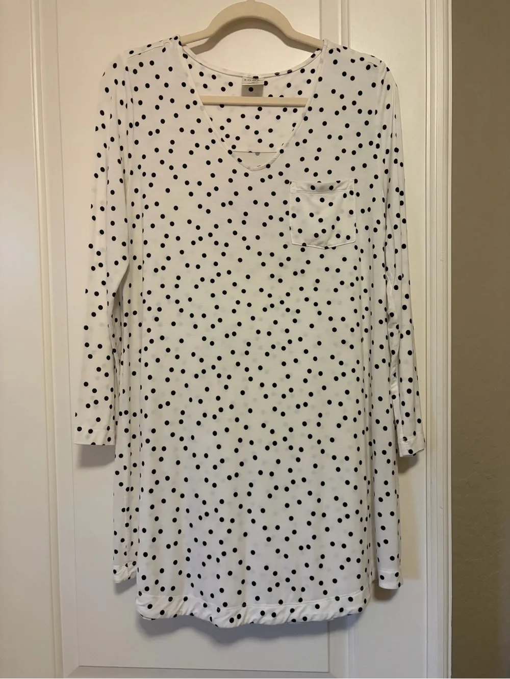 Soma White Black Polka Dot Long Sleeve Sleep Shirt